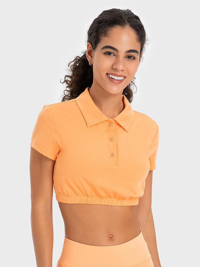 قميص بولو مع وسادة صدر