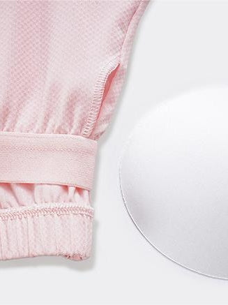 قميص بولو مع وسادة صدر