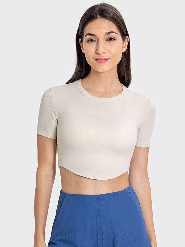 Geripptes, kurzes Sporttop