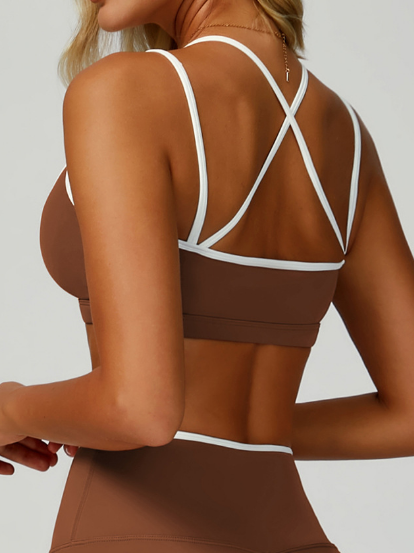 قميص داخلي متقاطع من الخلف