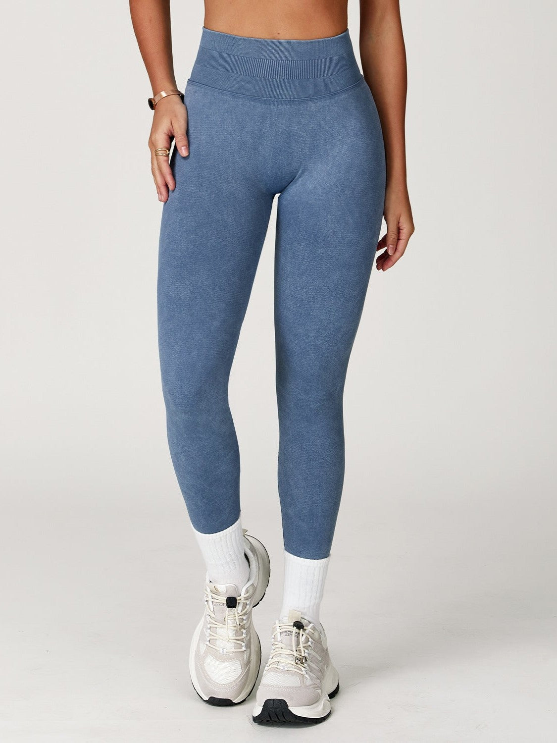 بنطال يوغا بدون درزات مغسول بالحجر