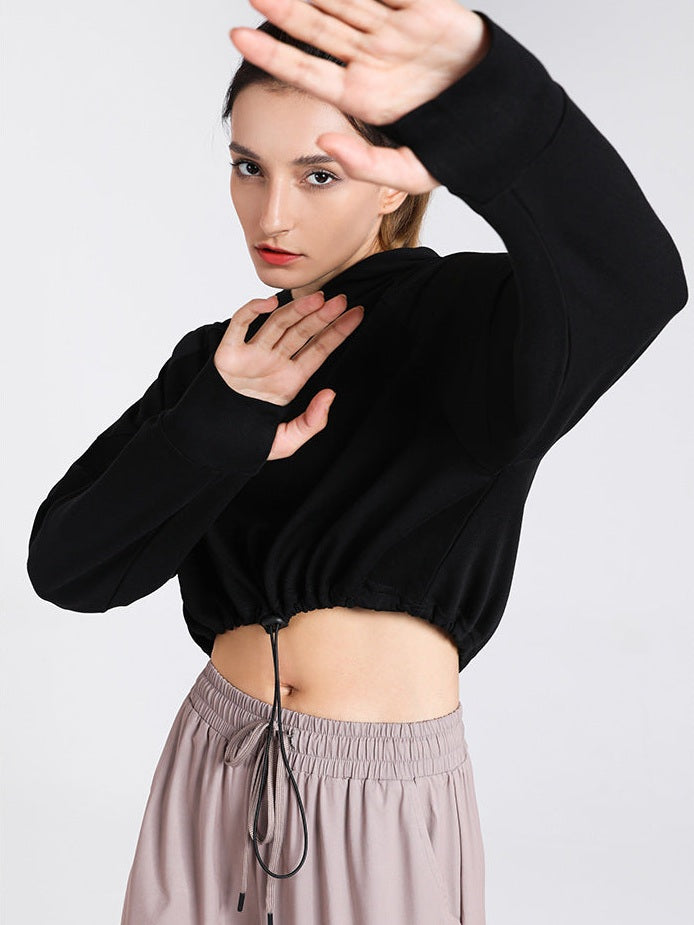 سترة رياضية بغطاء للرأس