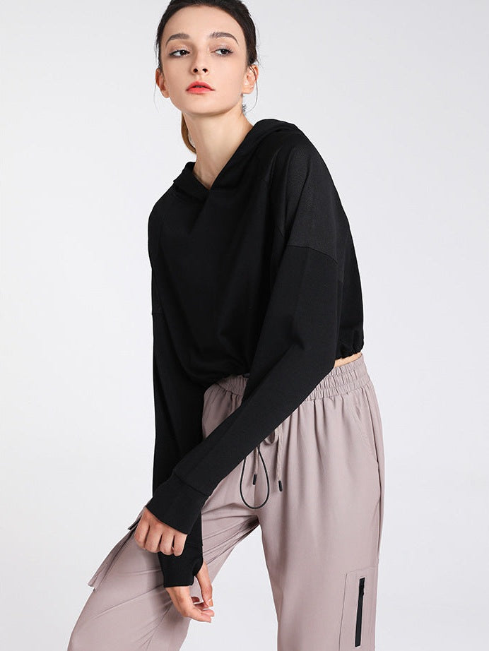 سترة رياضية بغطاء للرأس