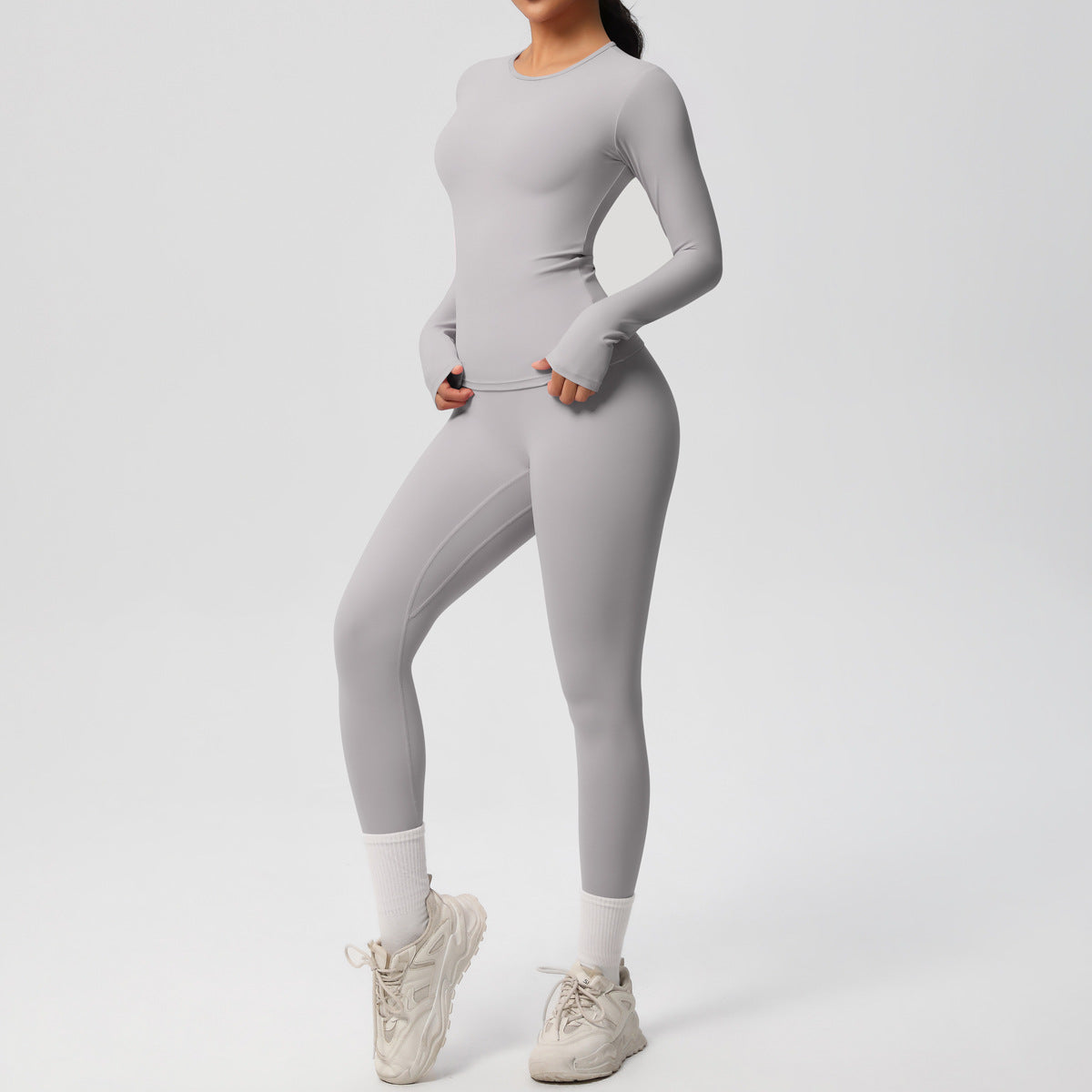 طقم يوغا بأكمام طويلة