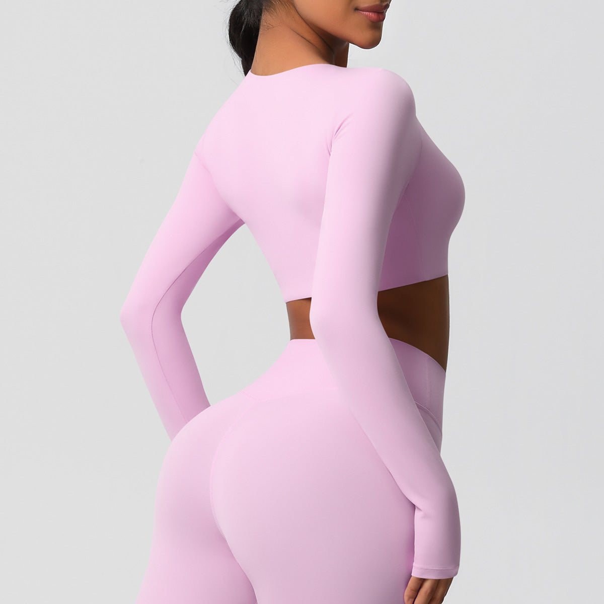 بلوزة شتوية بأكمام طويلة مع وسادة صدر