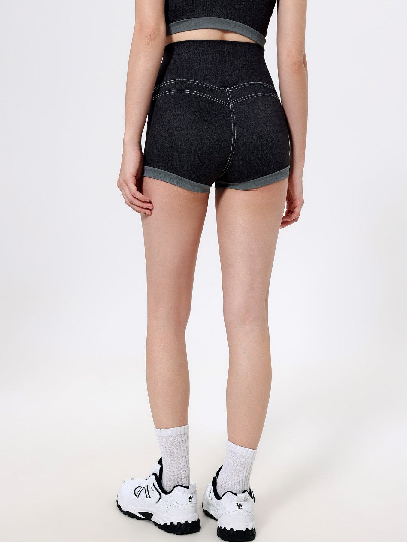 شورت يوغا عالي الخصر