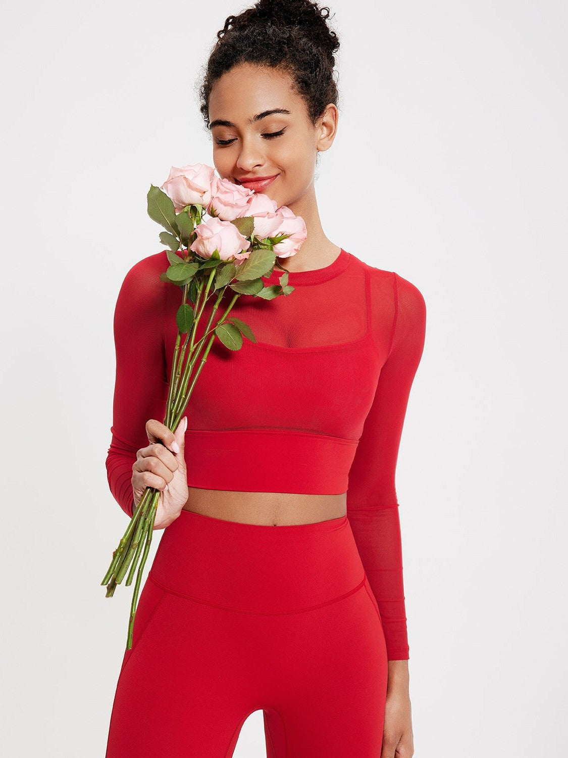 طقم بلوزة يوغا وحمالة صدر رياضية