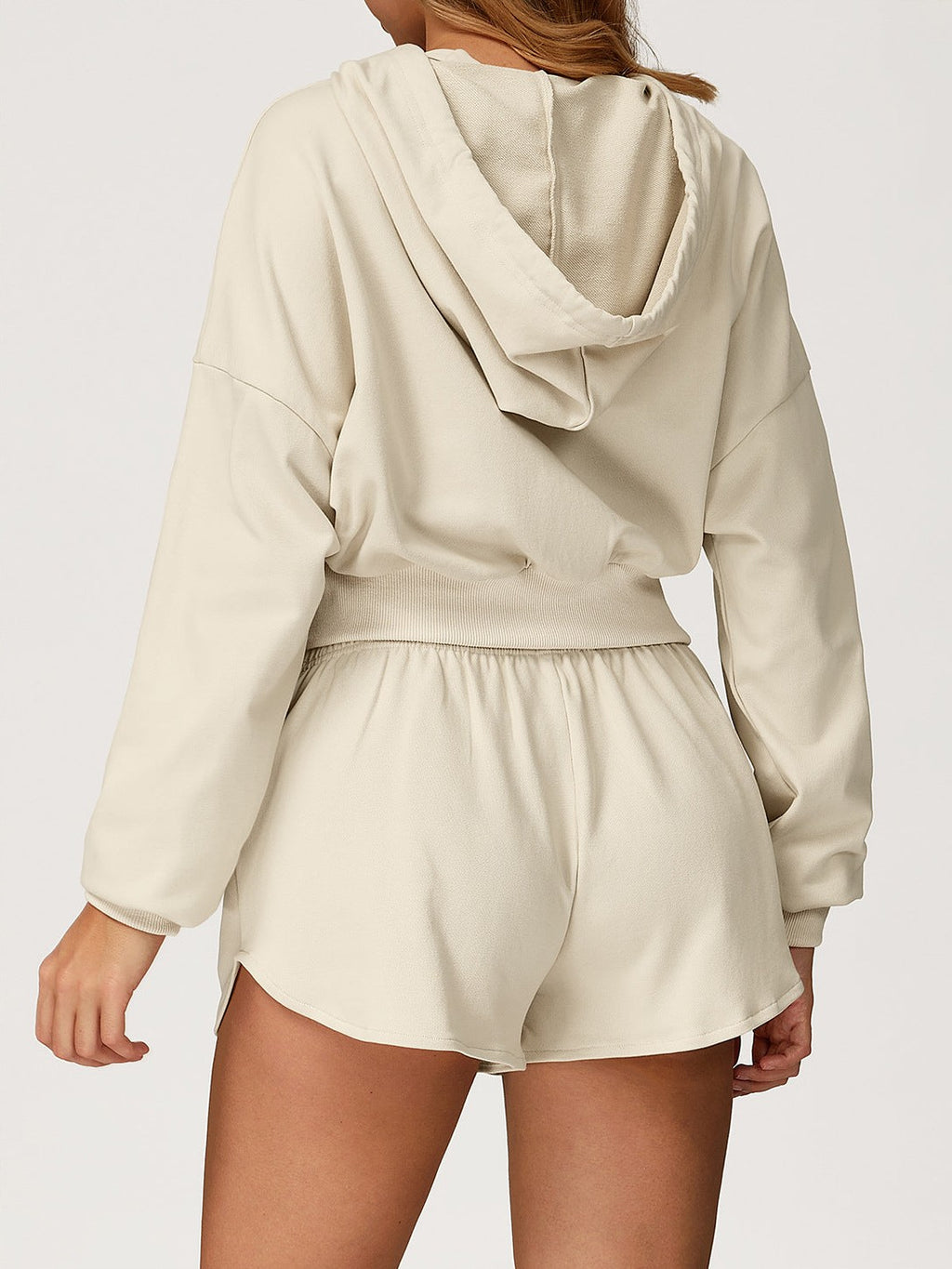 هودي بسحاب مقاوم للرياح