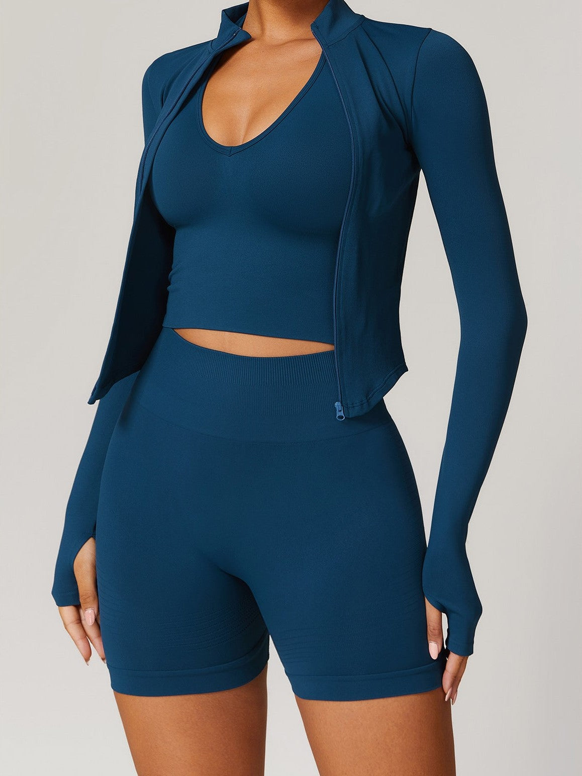 سترة بسحاب وياقة واقفة