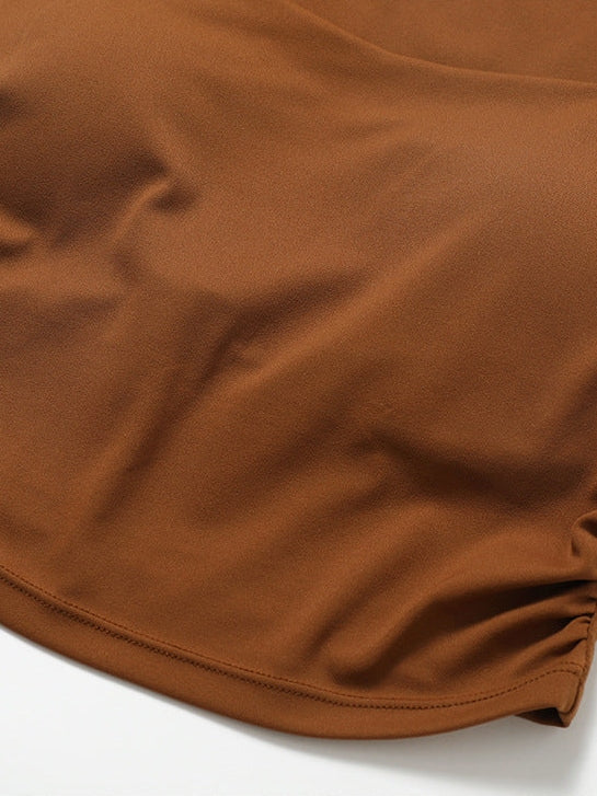 خزان قصير من Sollinarry ذو ظهر مكشكش