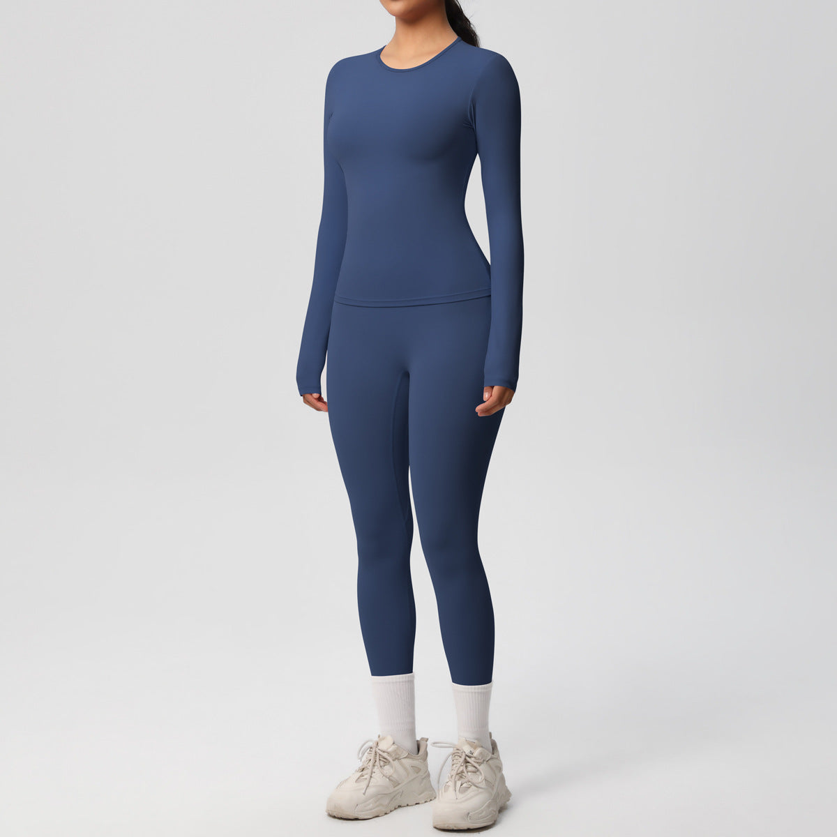 طقم يوغا بأكمام طويلة