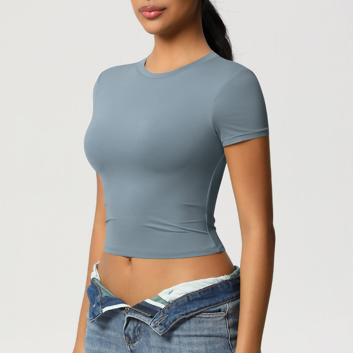 تي شيرت أداء المحاصيل