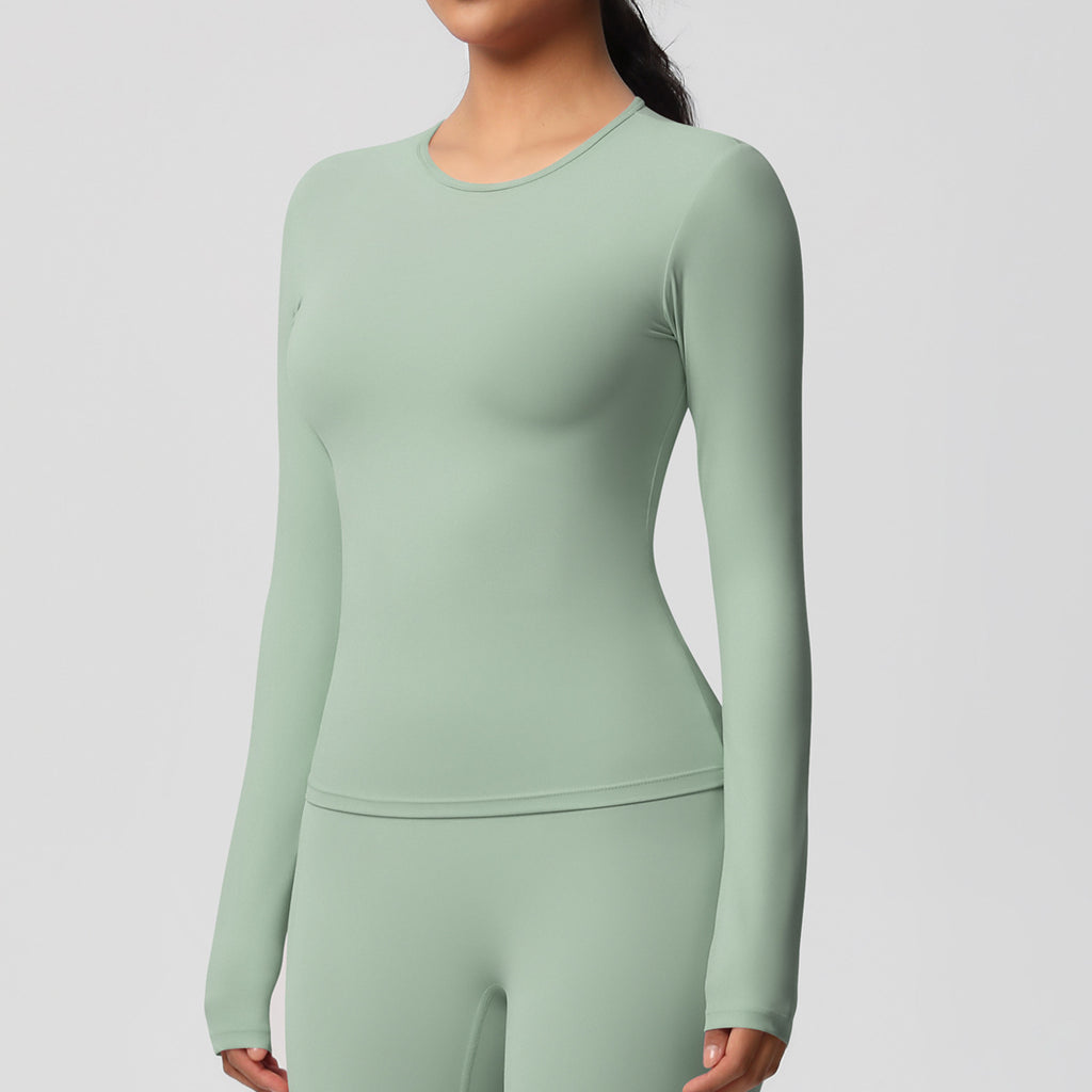 قميص بأكمام طويلة