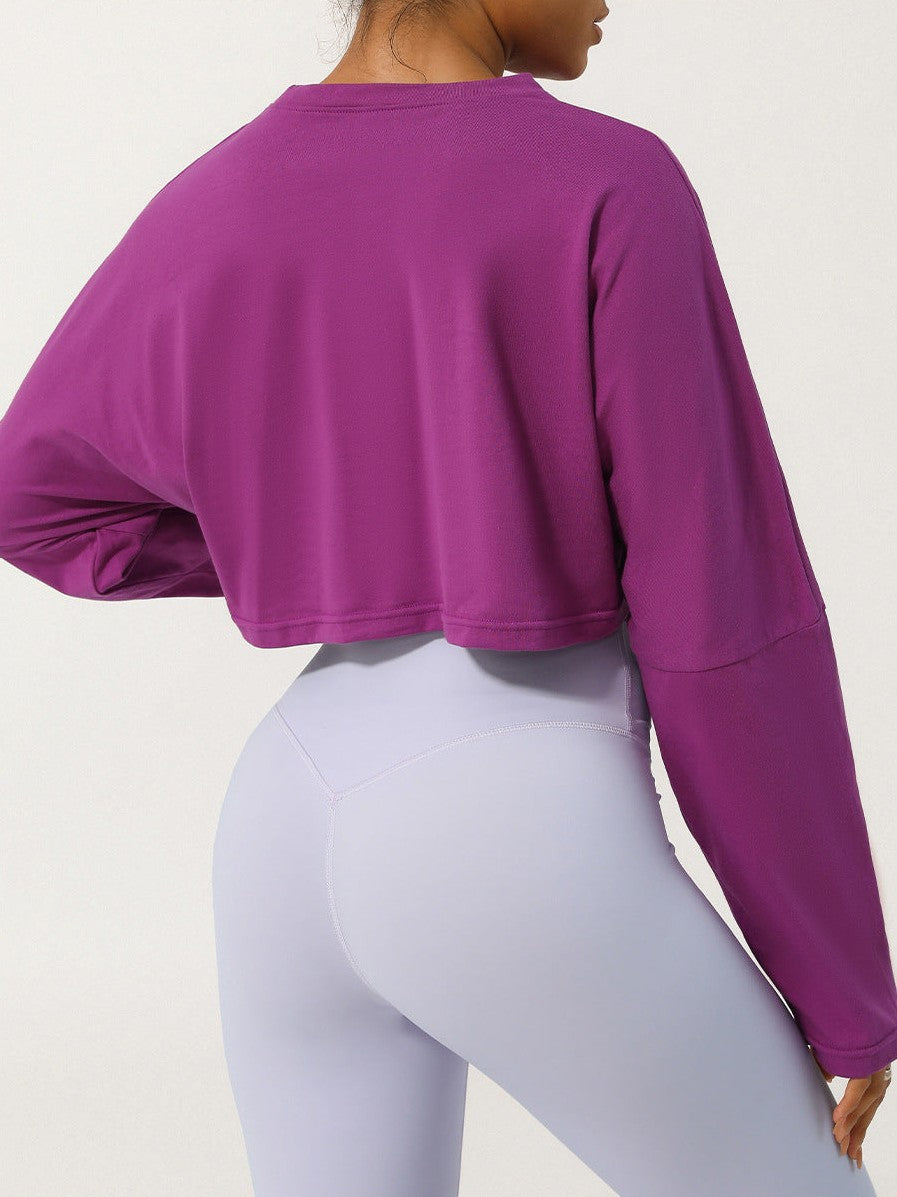 تي شيرت برقبة دائرية وأكمام طويلة