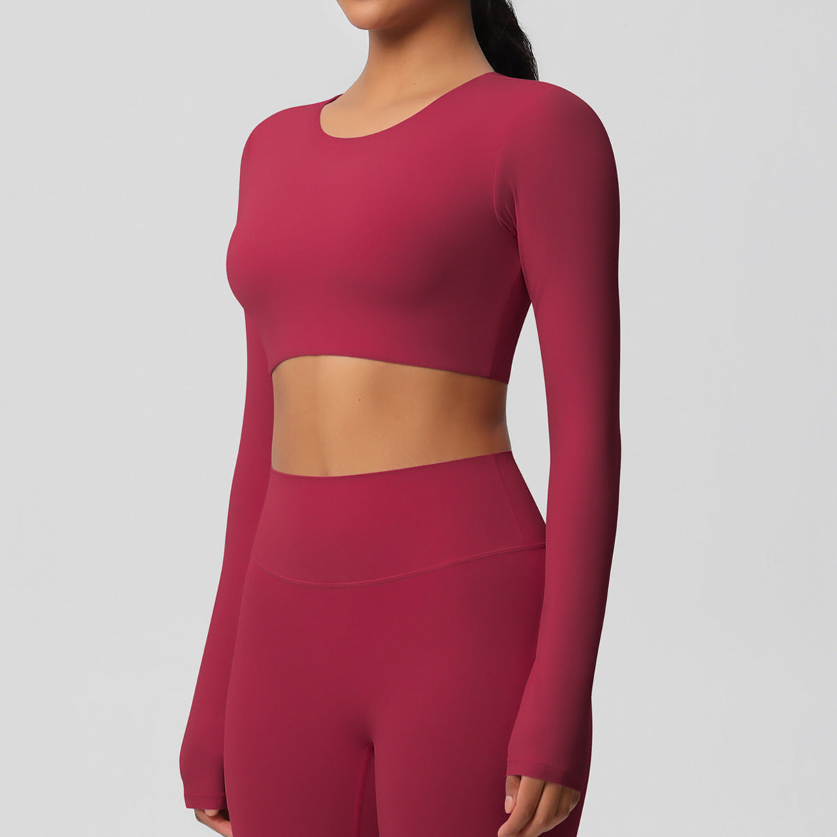 بلوزة شتوية بأكمام طويلة مع وسادة صدر