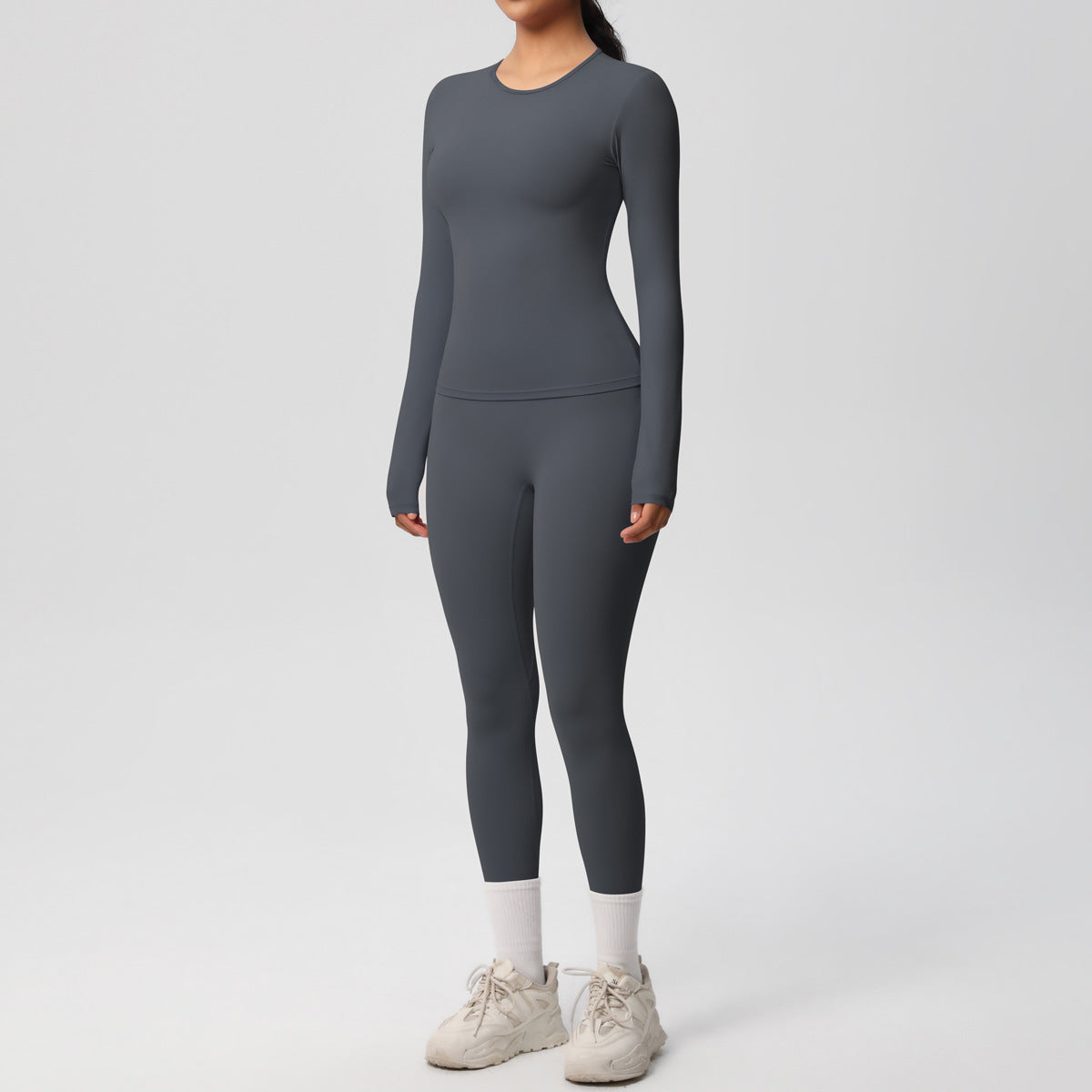 طقم يوغا بأكمام طويلة