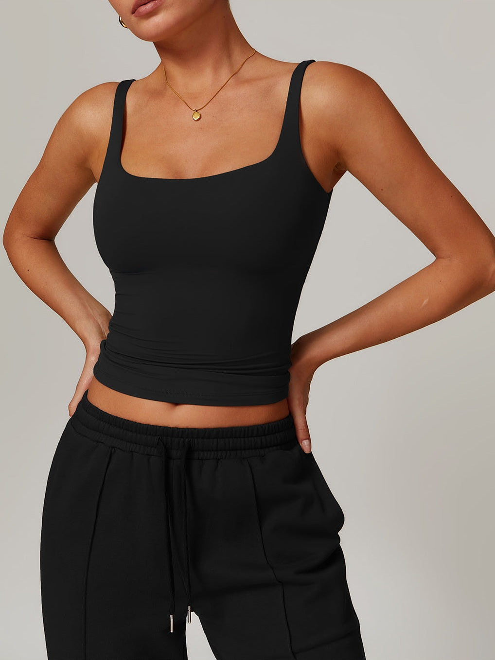 قميص يوغا بدون أكمام