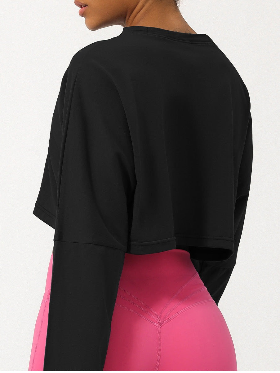 تي شيرت برقبة دائرية وأكمام طويلة