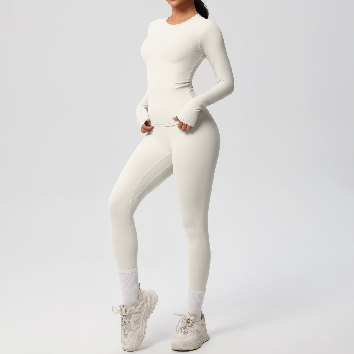 طقم يوغا بأكمام طويلة