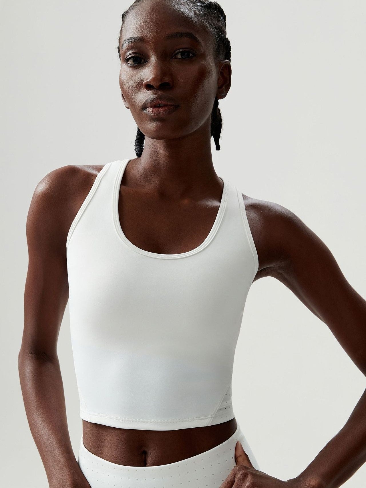 قميص داخلي مزود بوسادة صدر