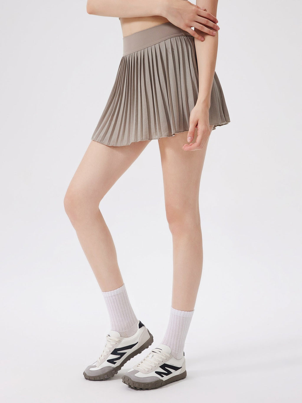 تنورة تنس عالية الخصر