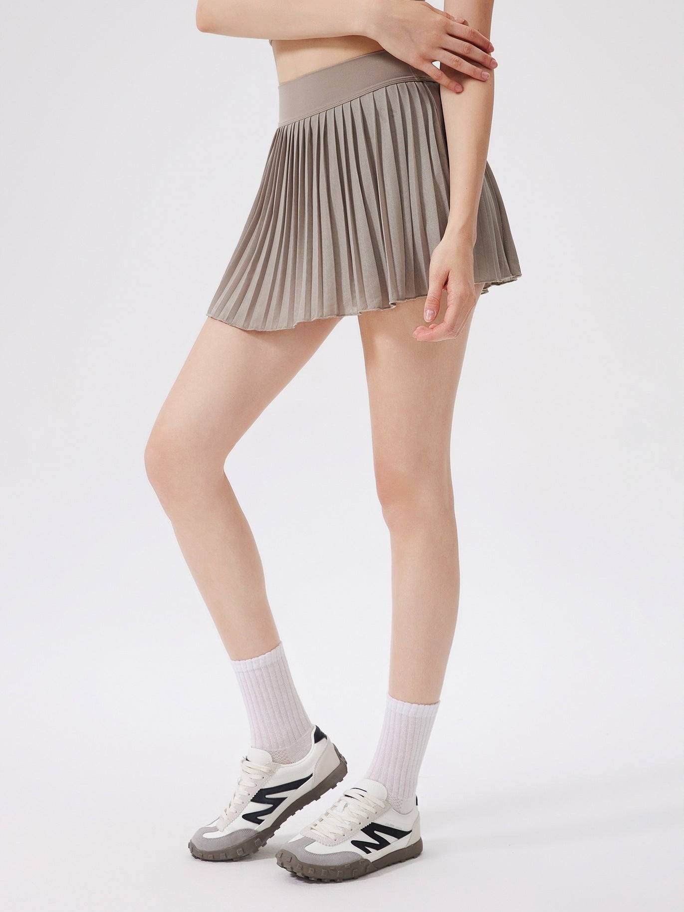 تنورة تنس عالية الخصر