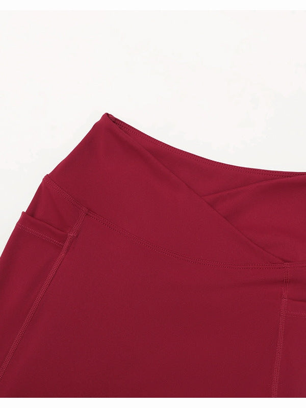 بنطلون عالي الخصر وواسع من الأسفل