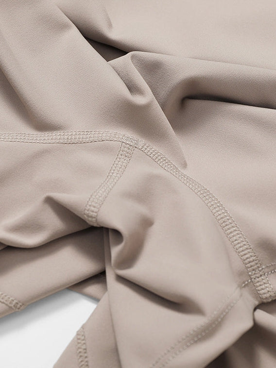 فستان رياضي بدون ظهر مع وسادة صدر