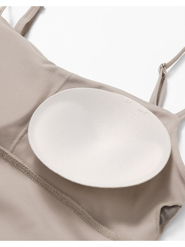 فستان رياضي بدون ظهر مع وسادة صدر