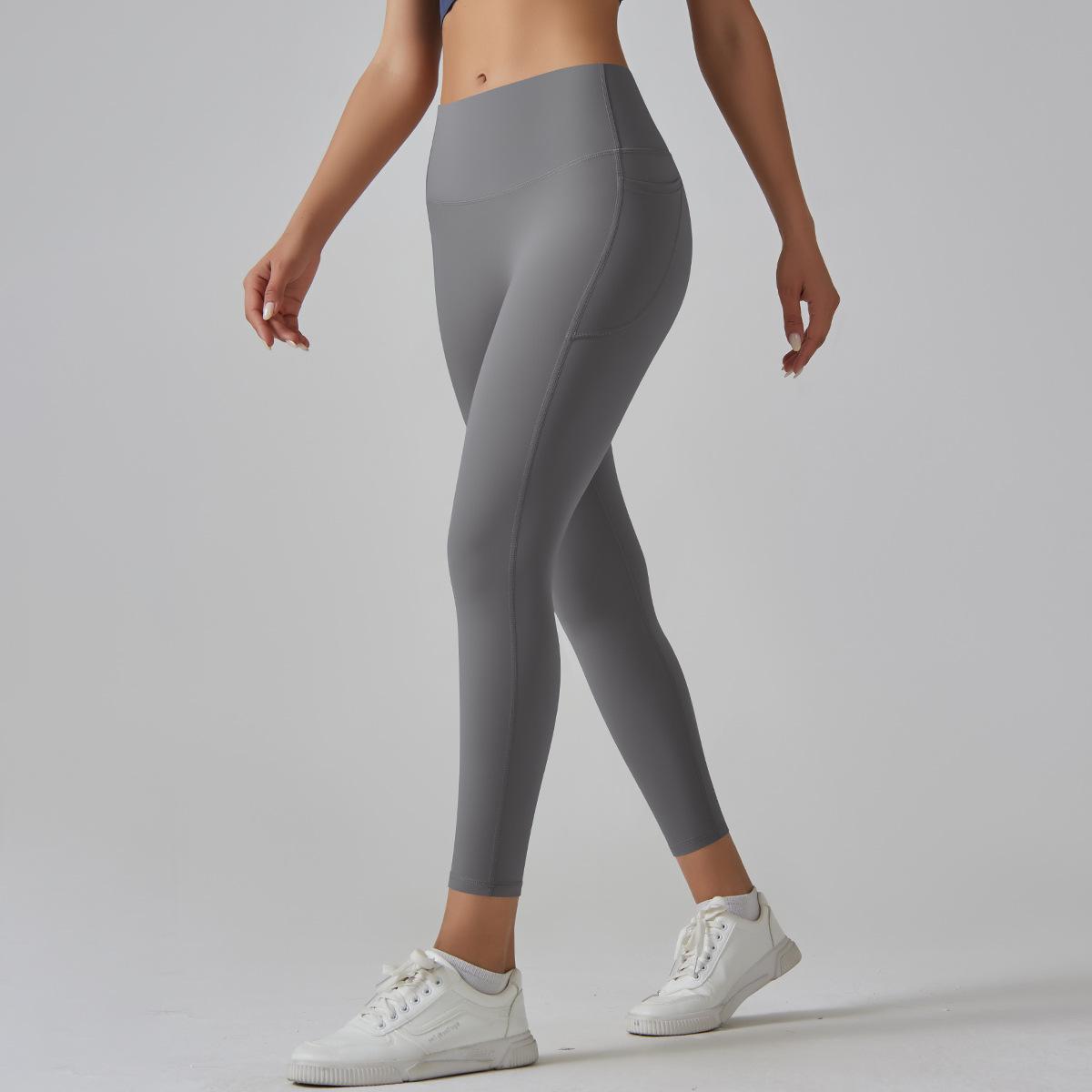 بنطال ضيق قصير بخصر مرتفع