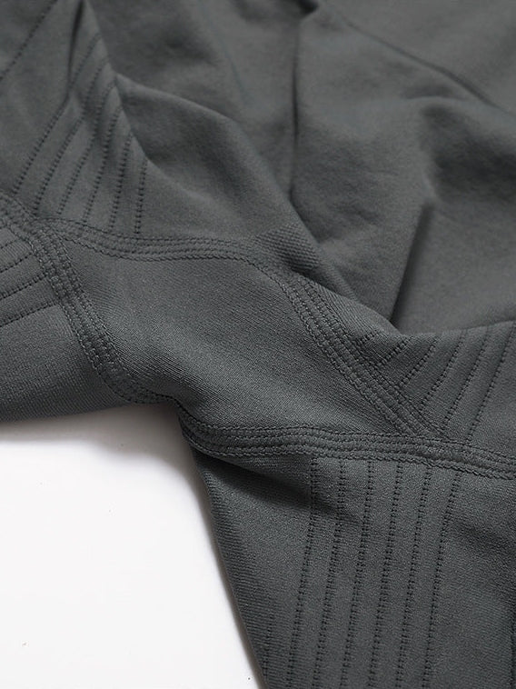 شورت يوغا عالي الخصر بدون درزات