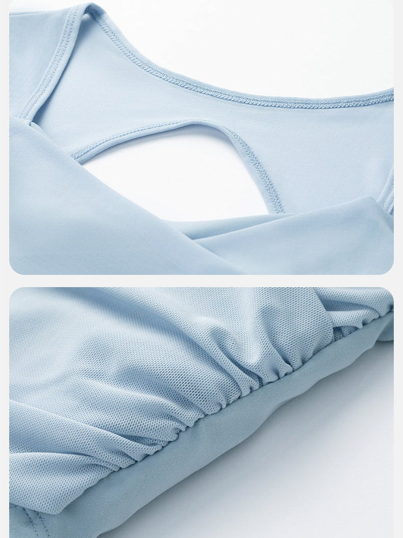 بلوزة شبكية بأكمام طويلة