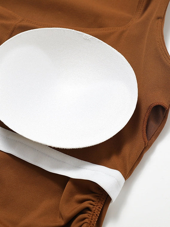 خزان قصير من Sollinarry ذو ظهر مكشكش