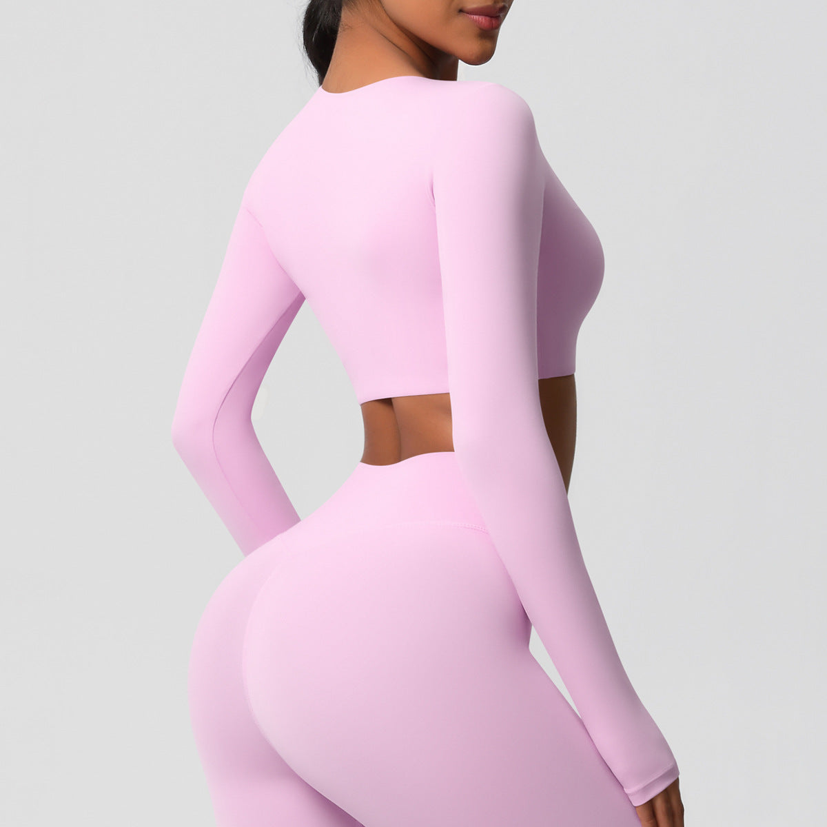 بلوزة شتوية بأكمام طويلة مع وسادة صدر