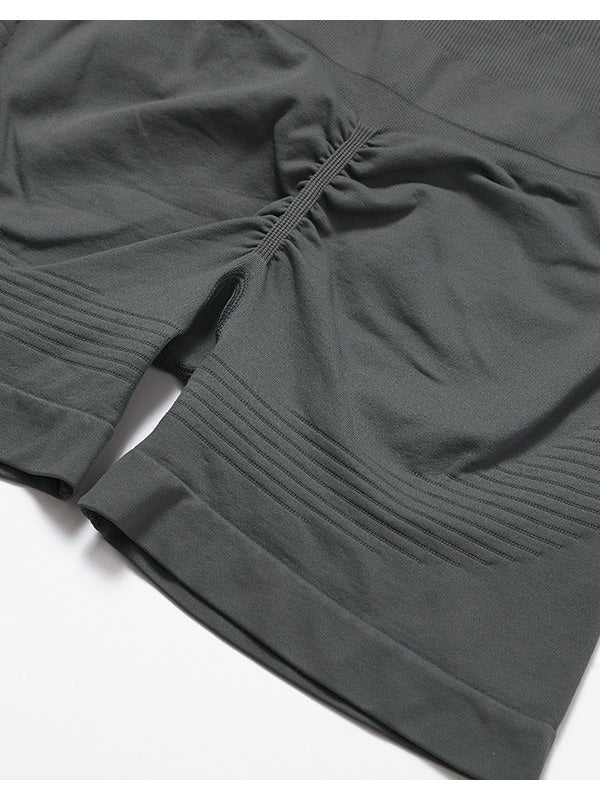 شورت يوغا عالي الخصر بدون درزات