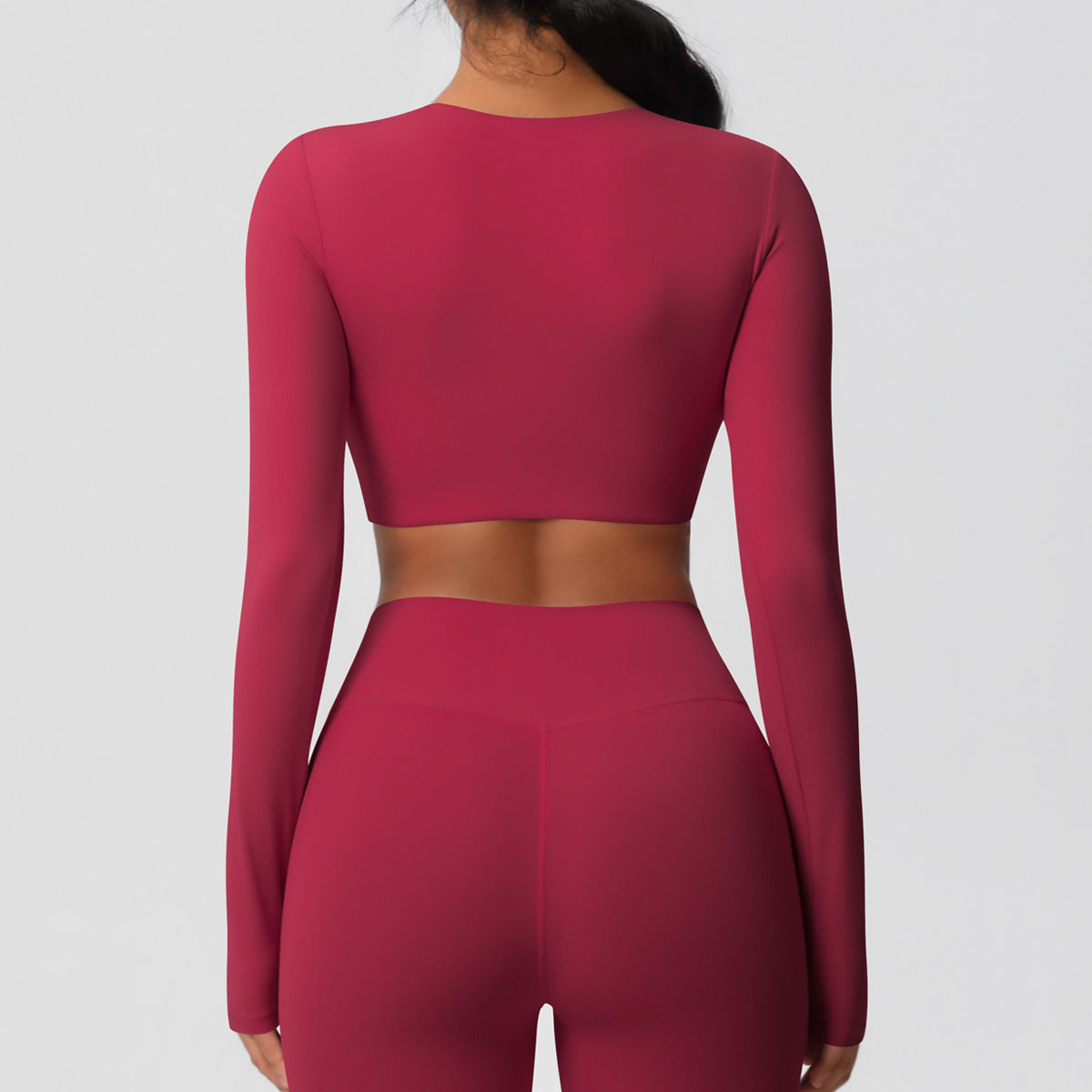 بلوزة شتوية بأكمام طويلة مع وسادة صدر