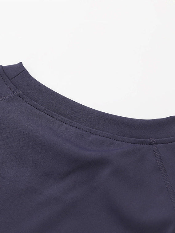 تي شيرت عالي الأداء بأكمام قصيرة