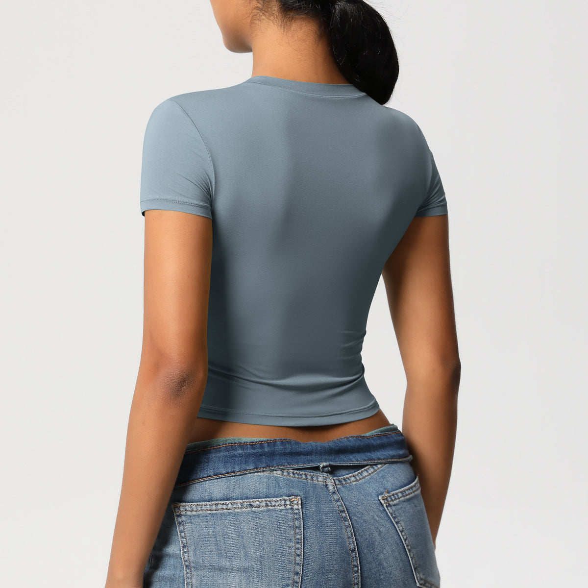 تي شيرت أداء المحاصيل