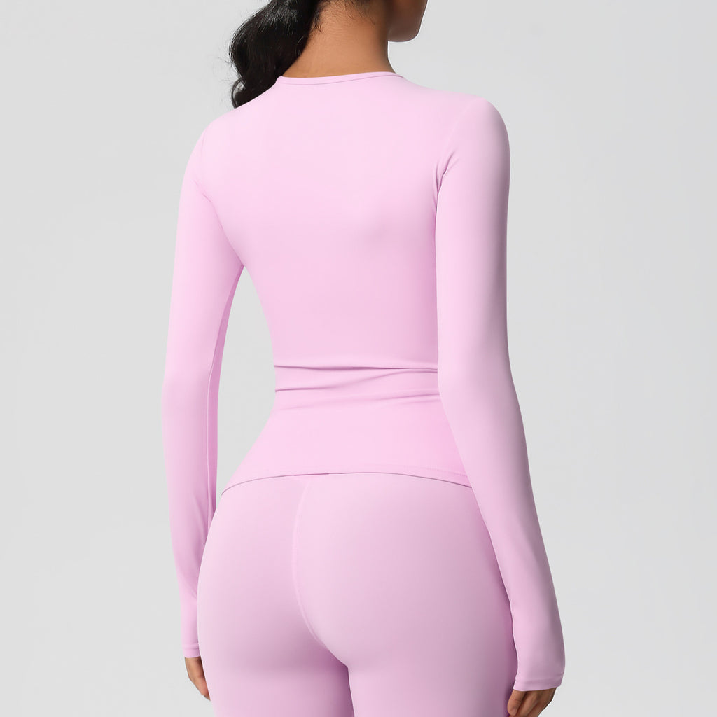 قميص بأكمام طويلة