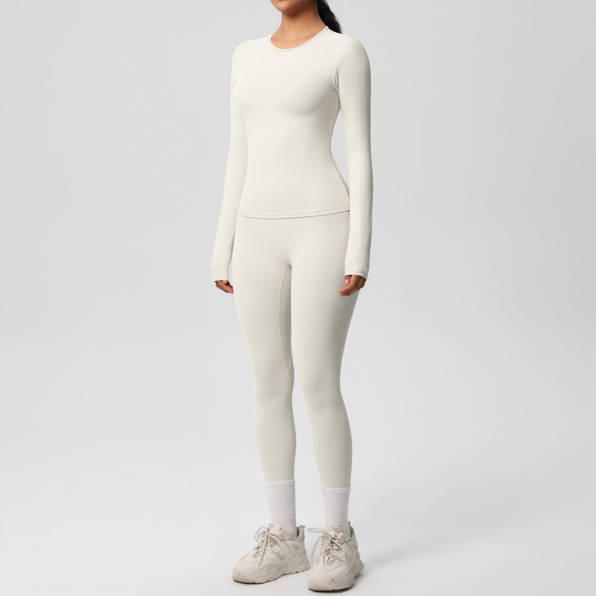 طقم يوغا بأكمام طويلة