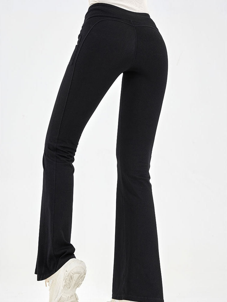 بنطلون عالي الخصر وواسع من الأسفل