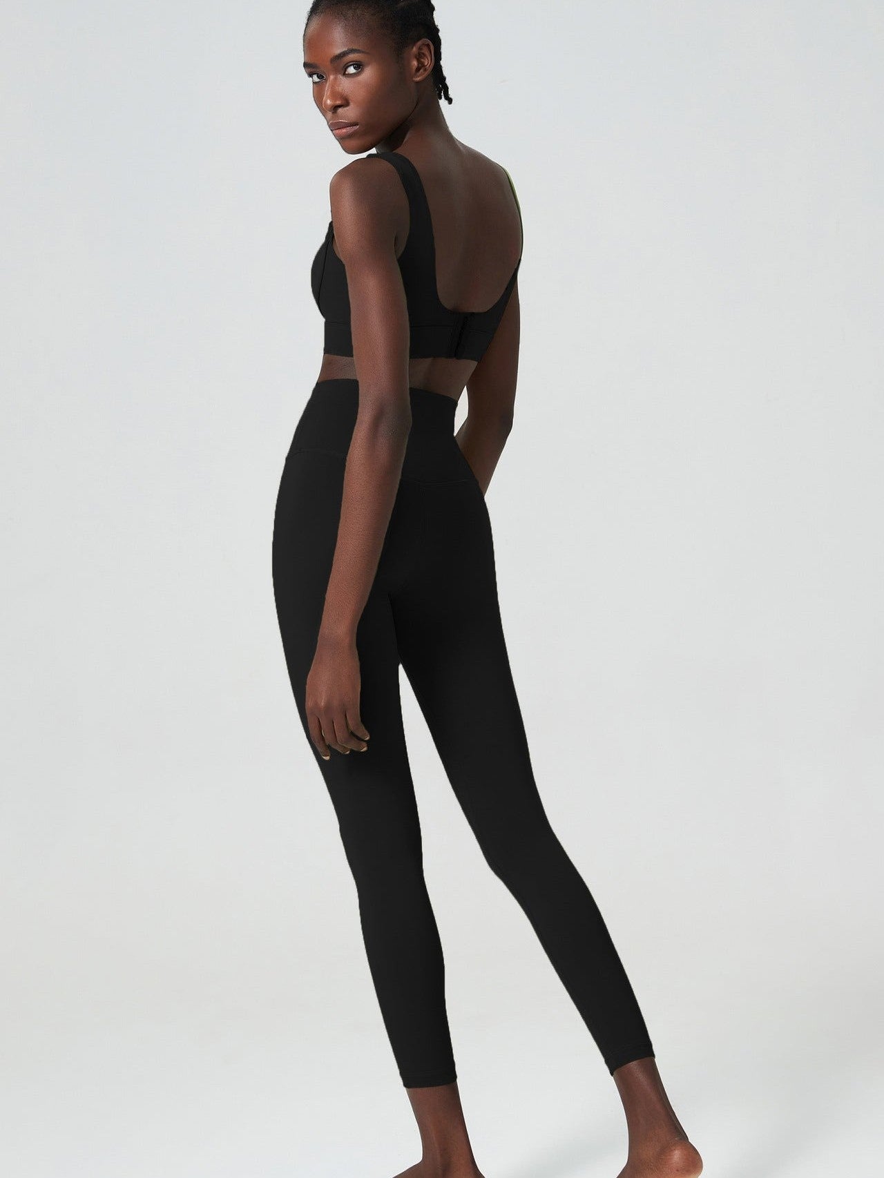 مجموعة يوغا ذات ظهر عميق