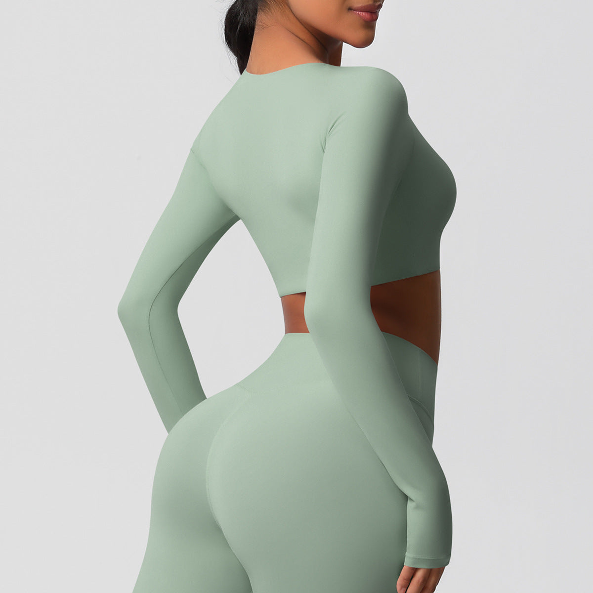 بلوزة شتوية بأكمام طويلة مع وسادة صدر