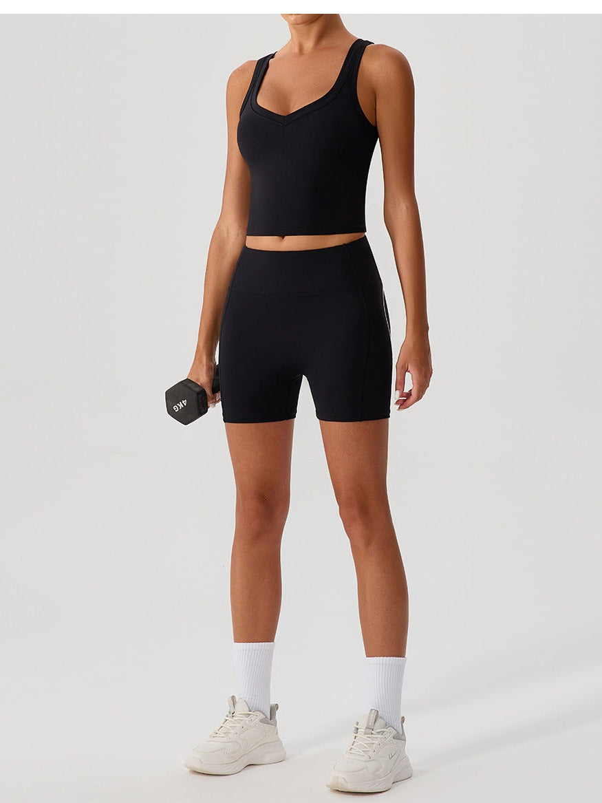 قميص داخلي على شكل حرف I مع وسادة صدر