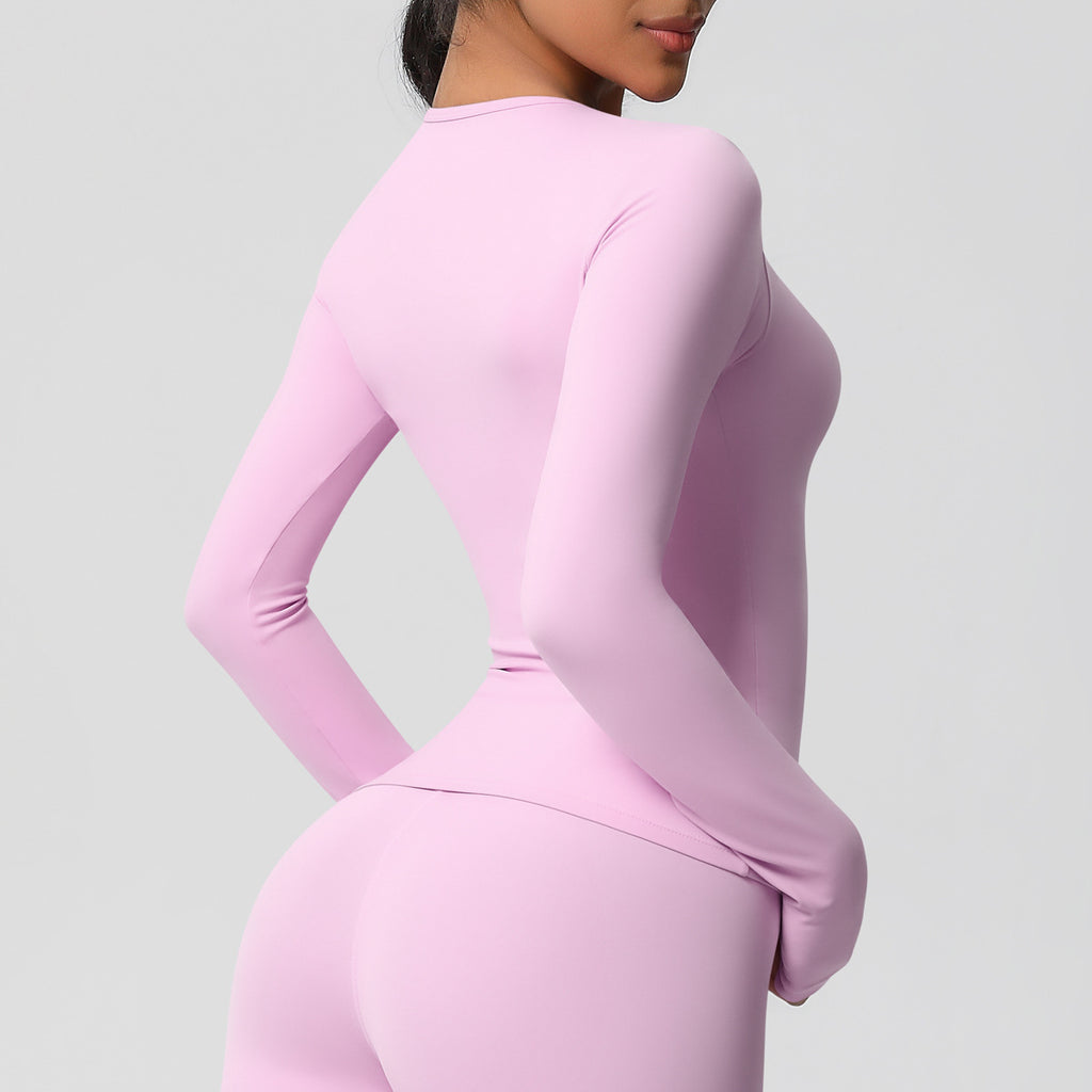 قميص بأكمام طويلة