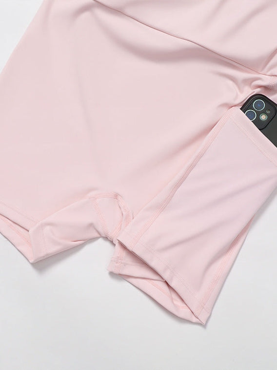 Sportrock mit Taschen und Verstellmöglichkeit