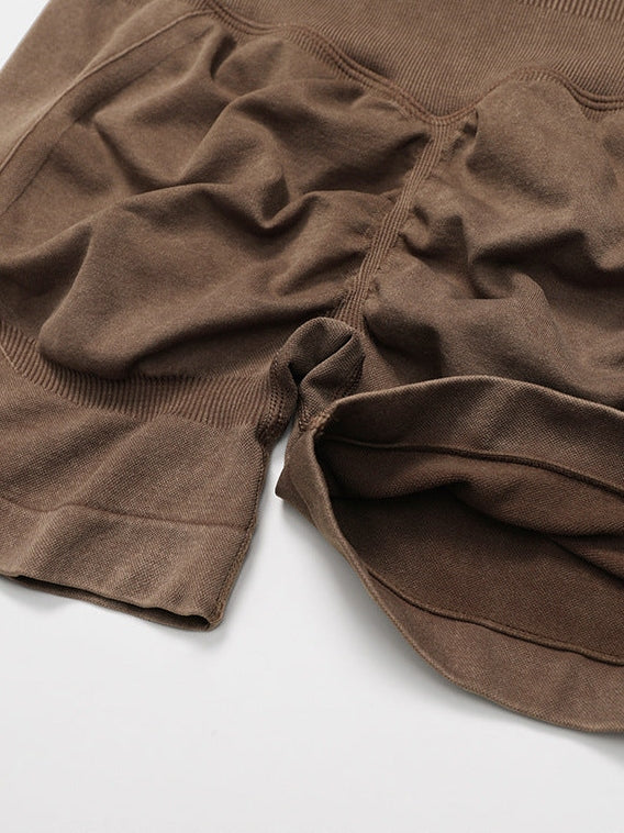 شورت يوغا عالي الخصر بدون درزات ومغسول بالحجر