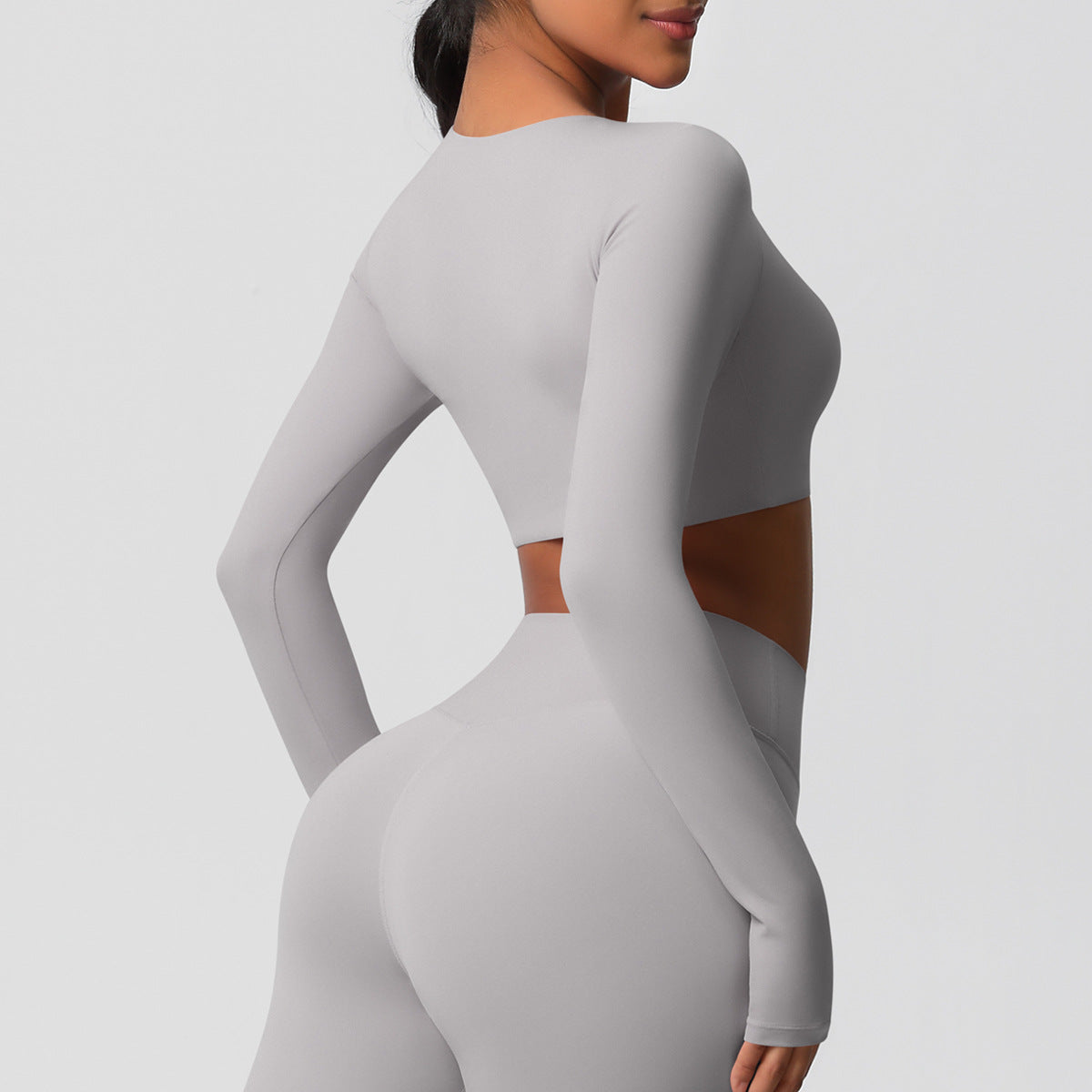 بلوزة شتوية بأكمام طويلة مع وسادة صدر