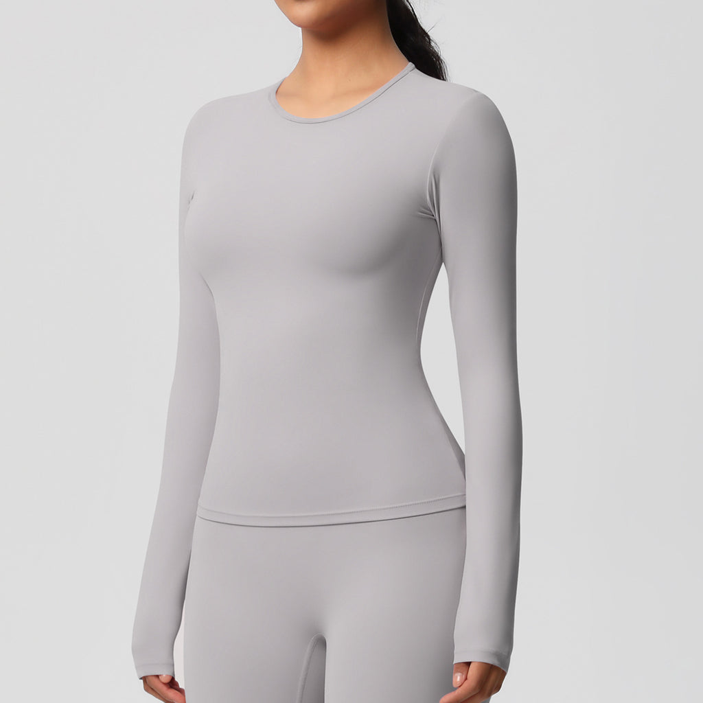 قميص بأكمام طويلة