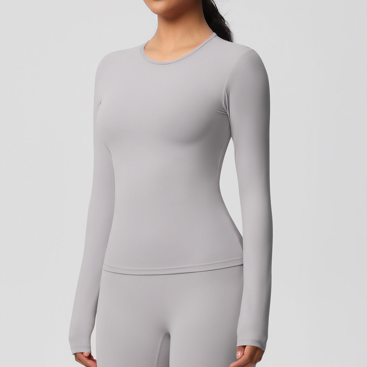 قميص بأكمام طويلة